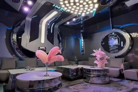 迪庆夜店KTV招聘,提供高档小区住宿,环境一流